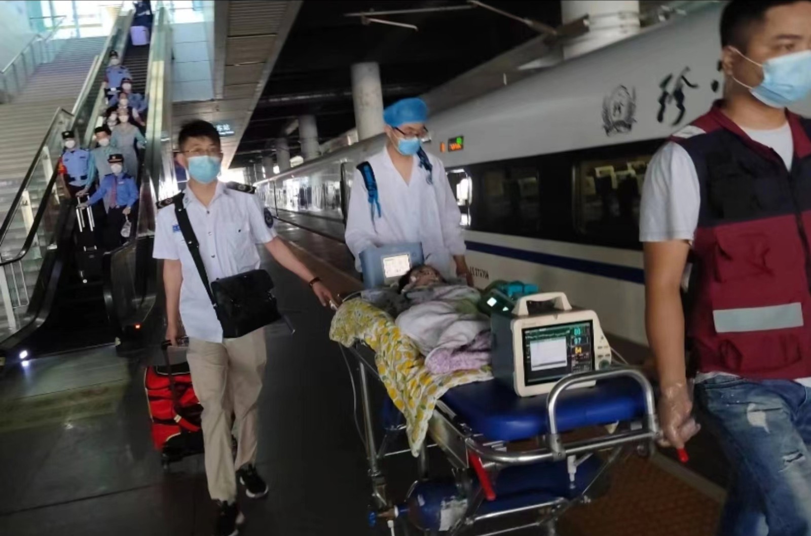 特克斯县高铁转运公司